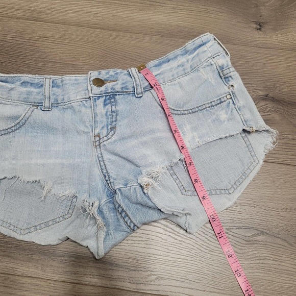 Billabong Shorts Womens 5 Blue Laneway Denim Jean Distressed Cut Off Classiccore - Picture 5 of 6